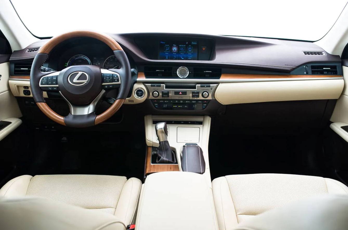 2023 Lexus ES 300h Interior