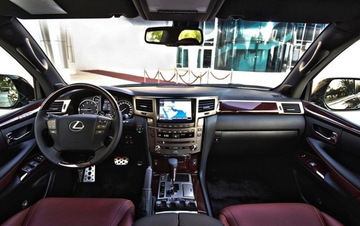 Lexus LX 570 2023 Spy Shots Interior