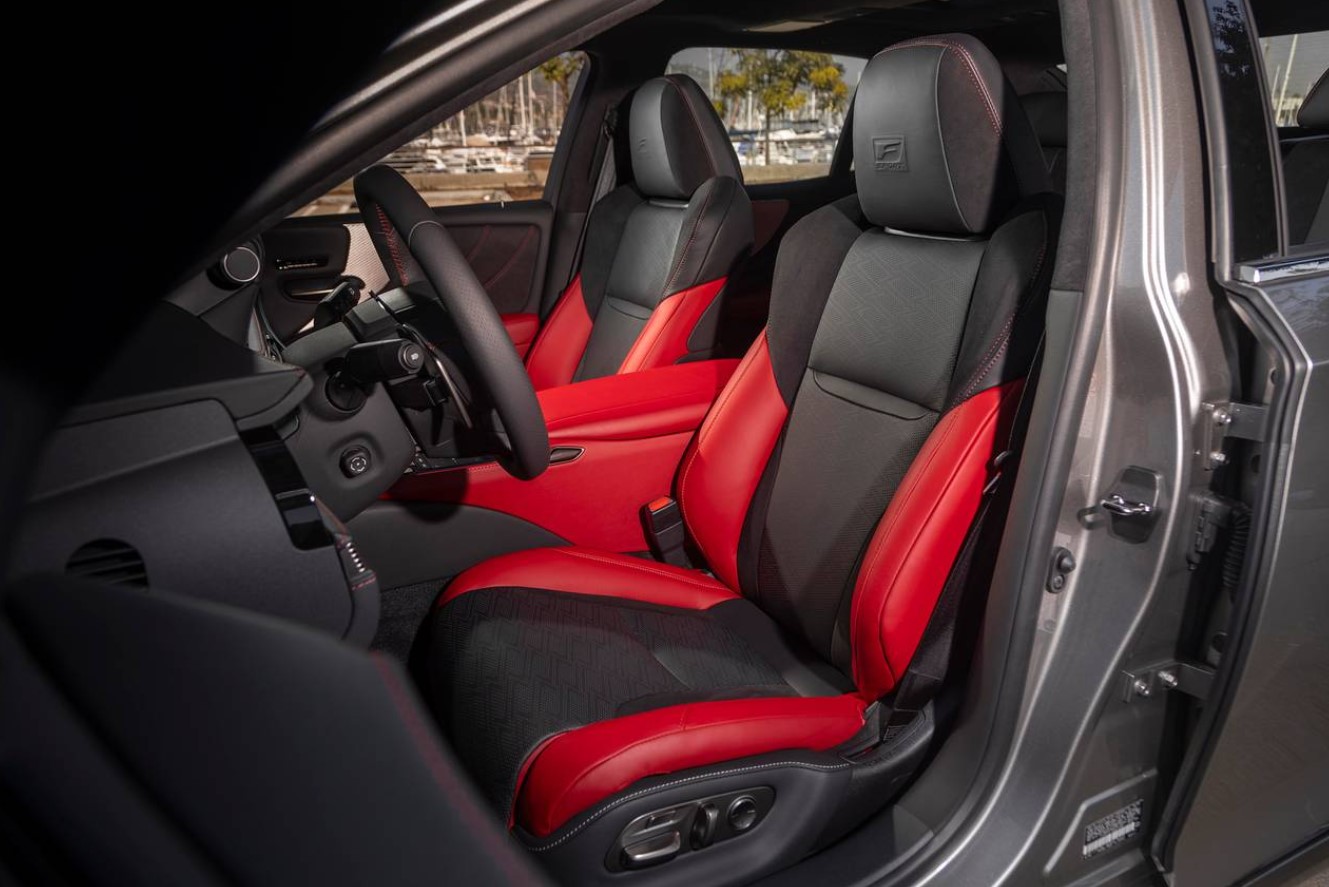 2023 Lexus LS 500h AWD Interior
